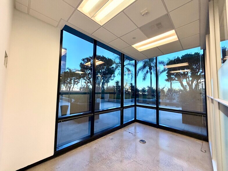 More Photos Of 3150 Bristol St, Costa Mesa Office For Lease