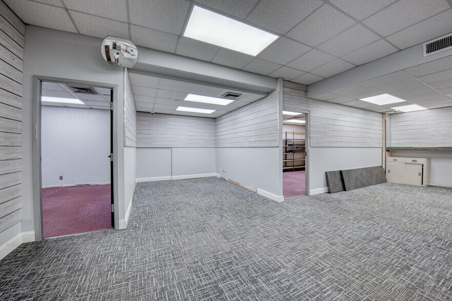 More Photos Of 226 Washington St, Newell Storefront Retail Residential For Sale
