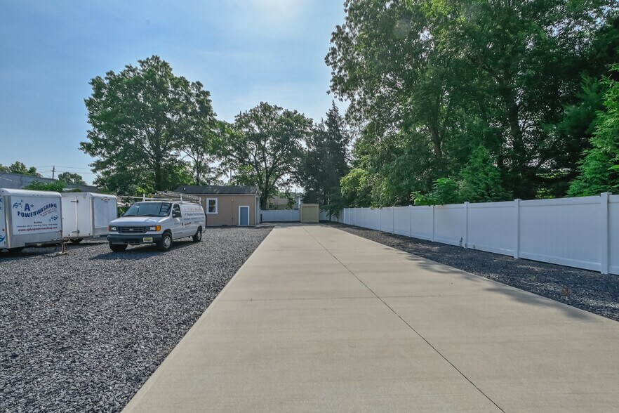 Primary Photo Of 33 Bordentown Tpke, Jamesburg Warehouse For Sale