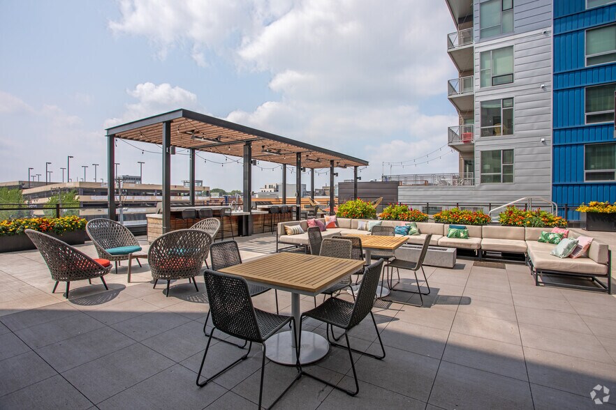 More Photos Of 1300 W Lake St, Minneapolis Apartments For Lease