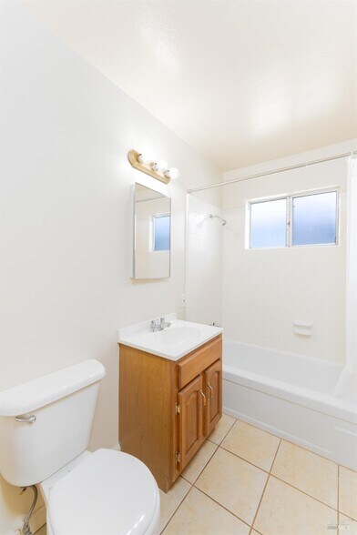 More Photos Of 649 Leslie St, Ukiah Apartments For Sale