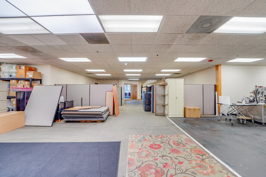 More Photos Of 1849 Diamond St, San Marcos Warehouse For Lease