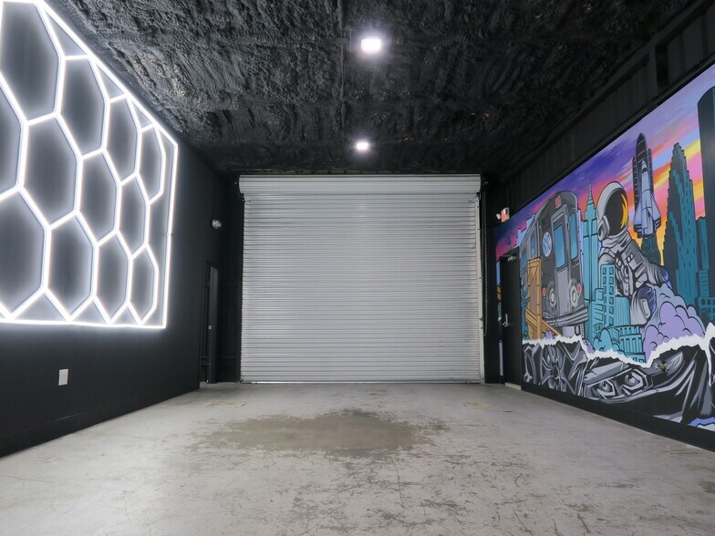 More Photos Of 5830 Star Ln, Houston Light Distribution For Lease