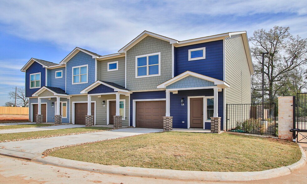 More Photos Of 14010 Longstreet rd, Willis Apartments For Sale