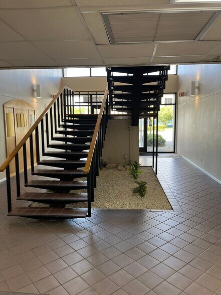 More Photos Of 3949 Evans Ave, Fort Myers Medical For Lease