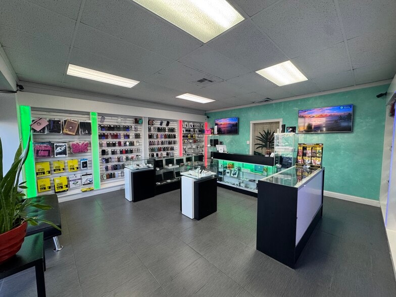 More Photos Of 4038 W Kennedy Blvd, Tampa Unknown For Lease