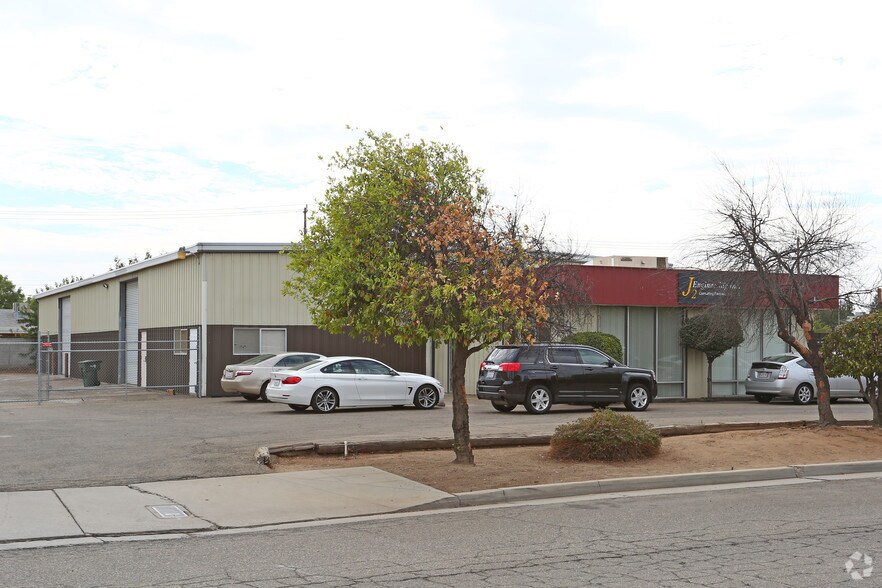 More Photos Of 5234 E Pine Ave, Fresno Warehouse For Lease