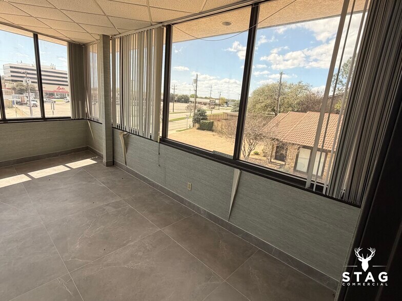 More Photos Of 2901 Brown Trl, Bedford Office For Lease