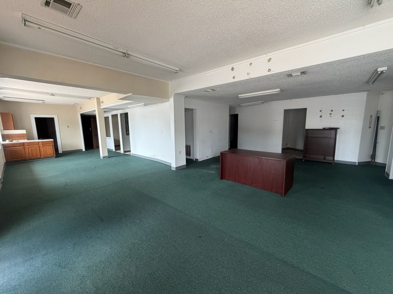 More Photos Of 3910 Youree Dr, Shreveport Freestanding For Lease