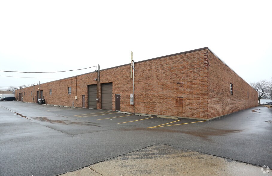 More Photos Of 827-847 N Central Ave, Wood Dale Warehouse For Lease