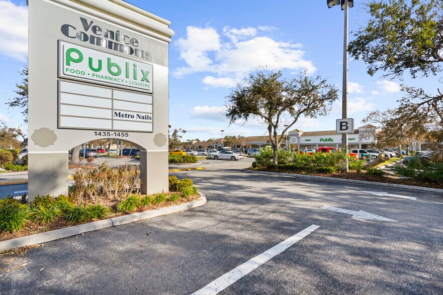 More Photos Of 1493 E Venice Ave, Venice Medical For Sale