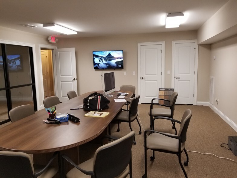 More Photos Of 1018 Highway 80 W, Pooler Showroom For Lease