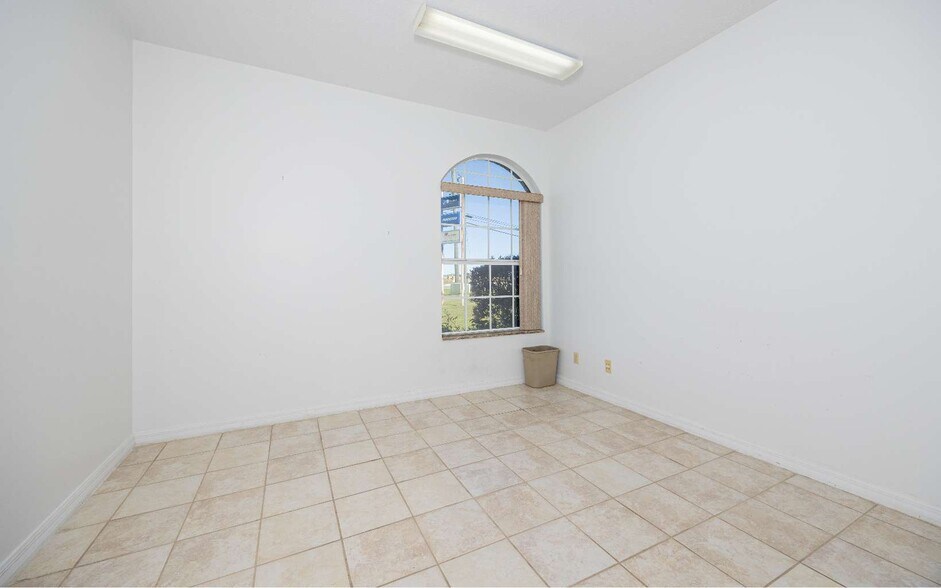 More Photos Of 1720 N Ohio Ave, Live Oak Office For Sale