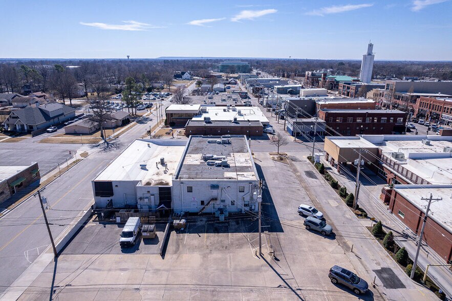More Photos Of 120 E Commercial St, Broken Arrow Storefront Retail Office For Sale