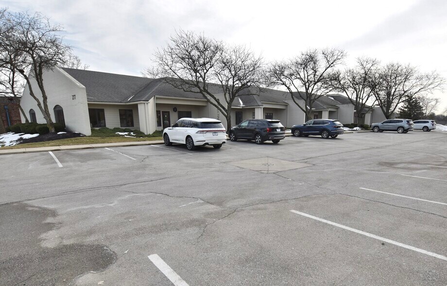 More Photos Of 277 E Carmel Dr, Carmel Medical For Lease