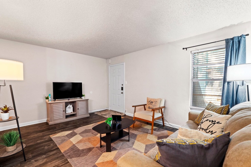 More Photos Of 1501 Kinney Ave, Austin Apartments For Sale