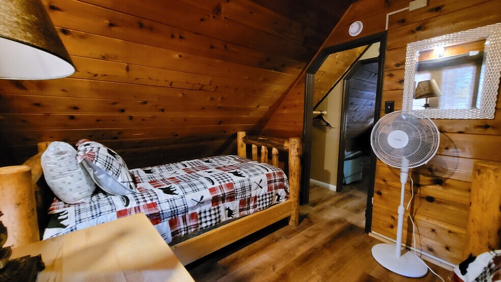 More Photos Of 42268 Moonridge Rd, Big Bear Lake Hospitality For Sale