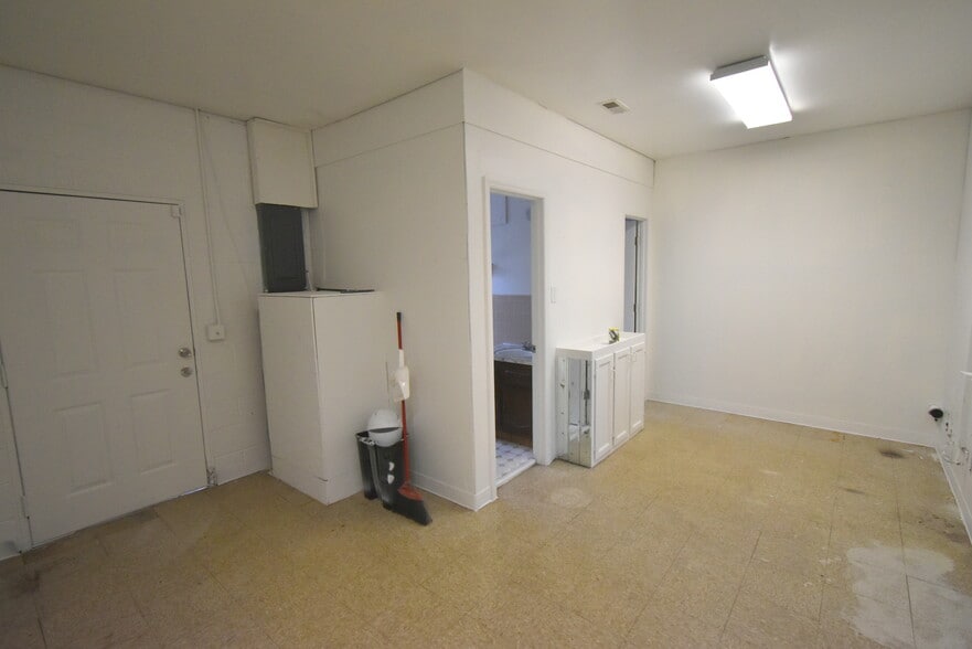 More Photos Of 3421 Angier Ave, Durham Flex For Sale