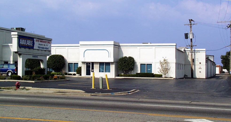 More Photos Of 8904 S Harlem Ave, Bridgeview Light Distribution For Lease