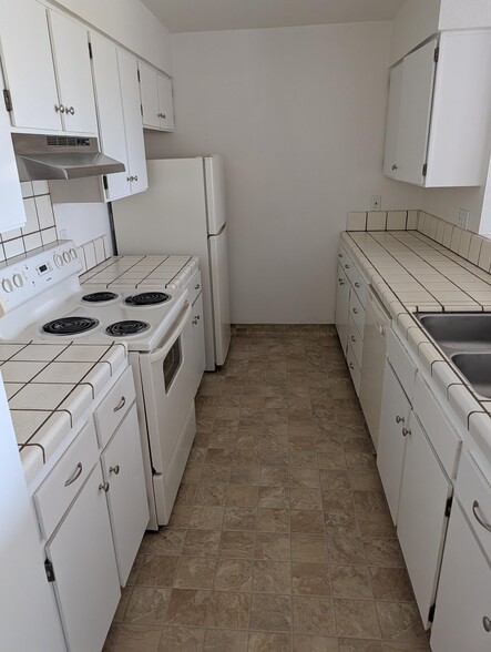 More Photos Of 675 Jefferson St, Monterey Apartments For Sale