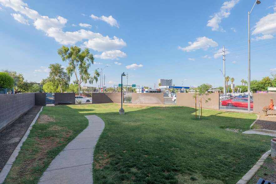 More Photos Of 610 E Roosevelt St, Phoenix Storefront Retail Residential For Sale