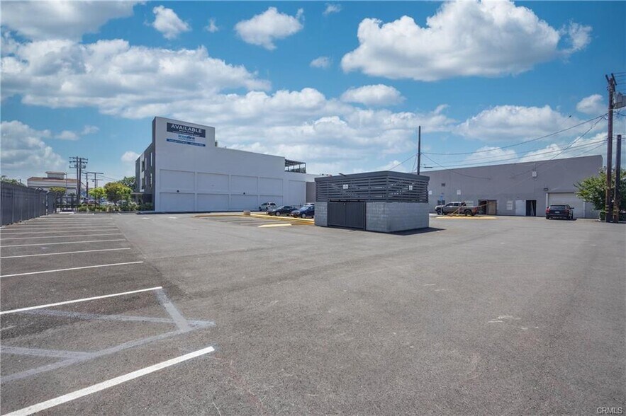 More Photos Of 17428 Bellflower Blvd, Bellflower Storefront For Lease