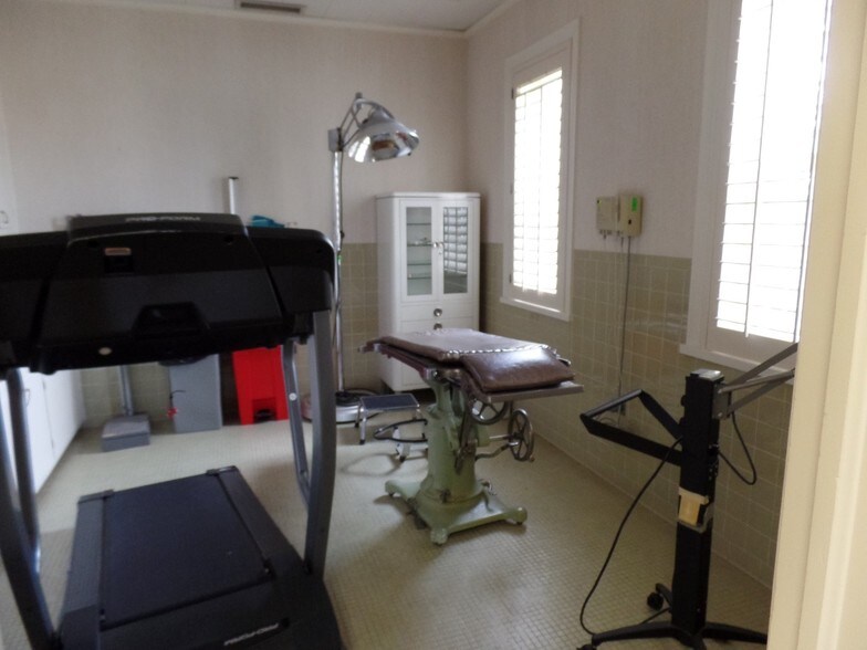 More Photos Of 316 E Harper St, Troy Medical For Sale
