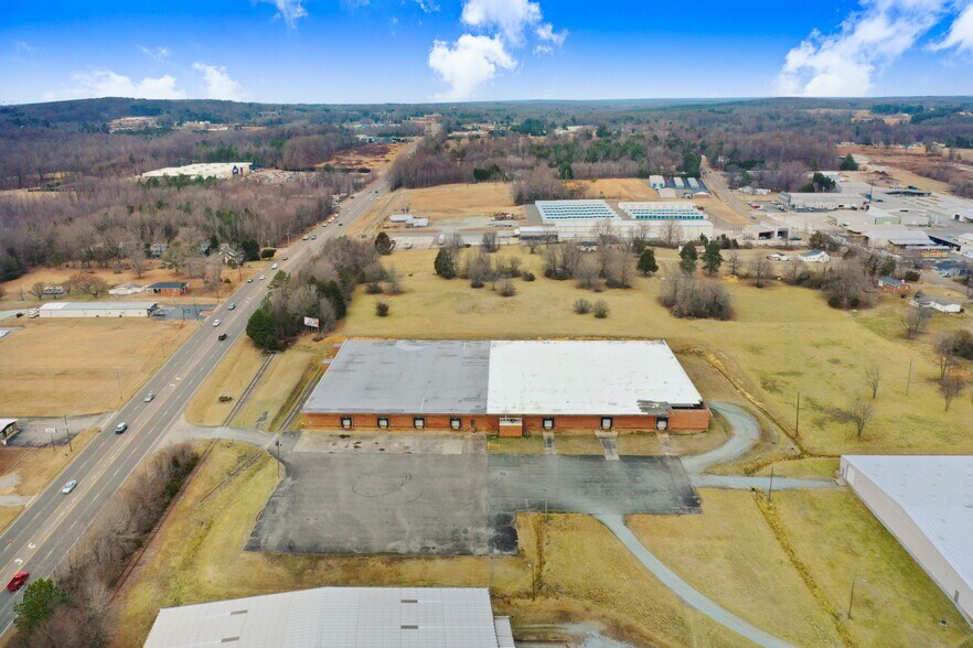 More Photos Of 2473 Durham Rd, Roxboro Warehouse For Lease