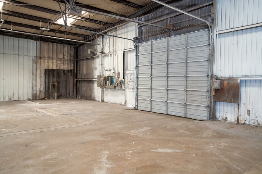 More Photos Of 2025 Williams St, Chattanooga Industrial For Lease