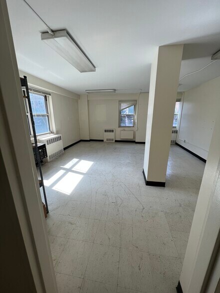 More Photos Of 5910 Queens Blvd, Woodside Apartments For Lease