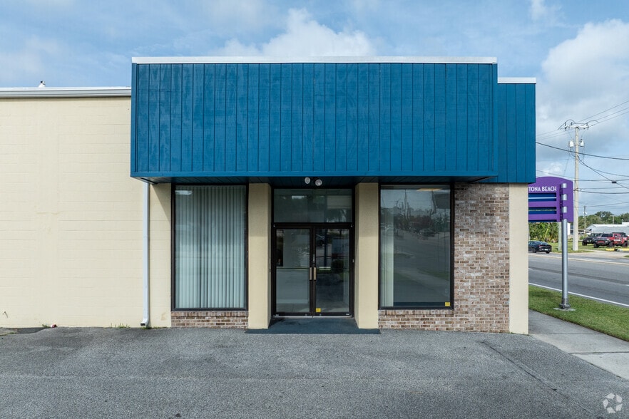 More Photos Of 401 W International Speedway Blvd, Daytona Beach Freestanding For Sale