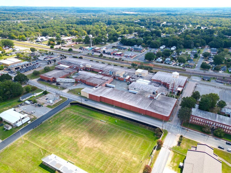 More Photos Of 100 S Main St, Landis Manufacturing For Lease