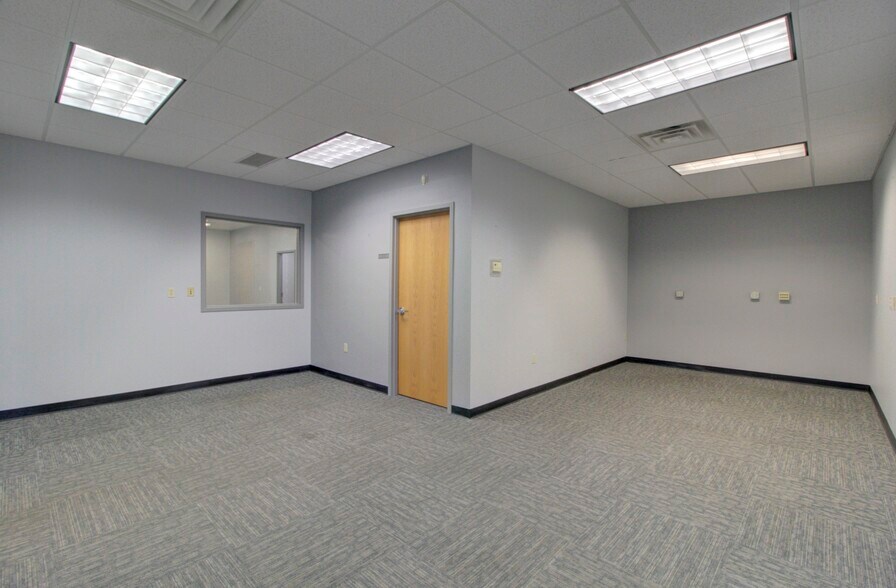 More Photos Of 366 N Portland Way, Galion Medical For Lease