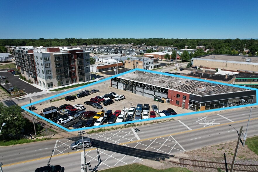 Primary Photo Of E Northwest Hwy, Arlington Heights Auto Dealership For Sale