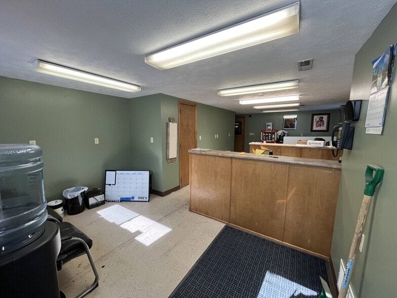 More Photos Of 1006 Covington St, Crawfordsville Warehouse For Sale