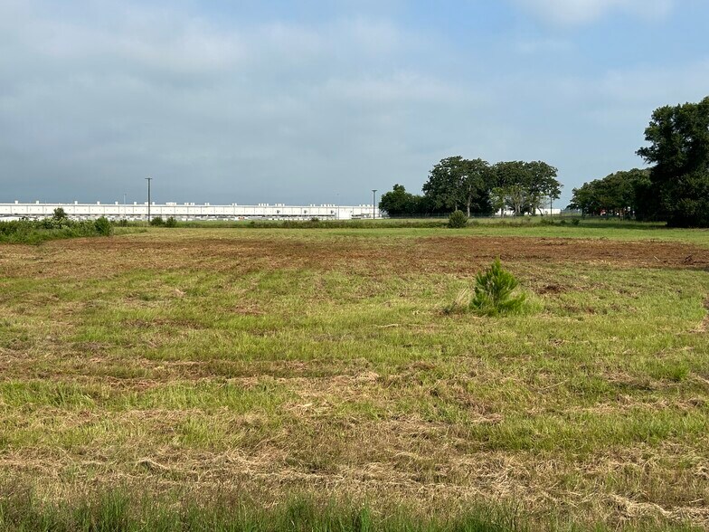 More Photos Of South US Hwy 79/84, Palestine Land For Sale