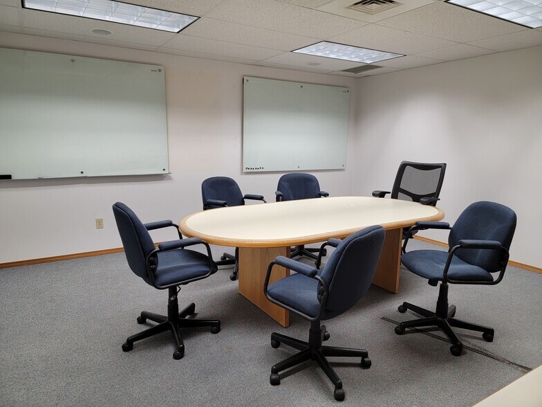 More Photos Of 16371 E State Route 3, Allyn Distribution For Lease