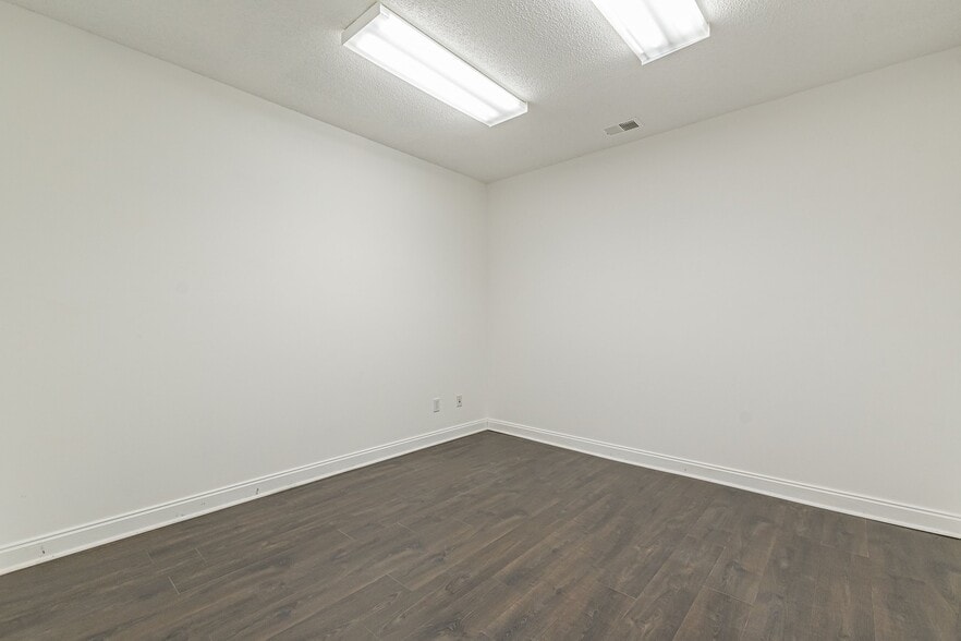 More Photos Of 500 Lanier Ave W, Fayetteville Office For Lease