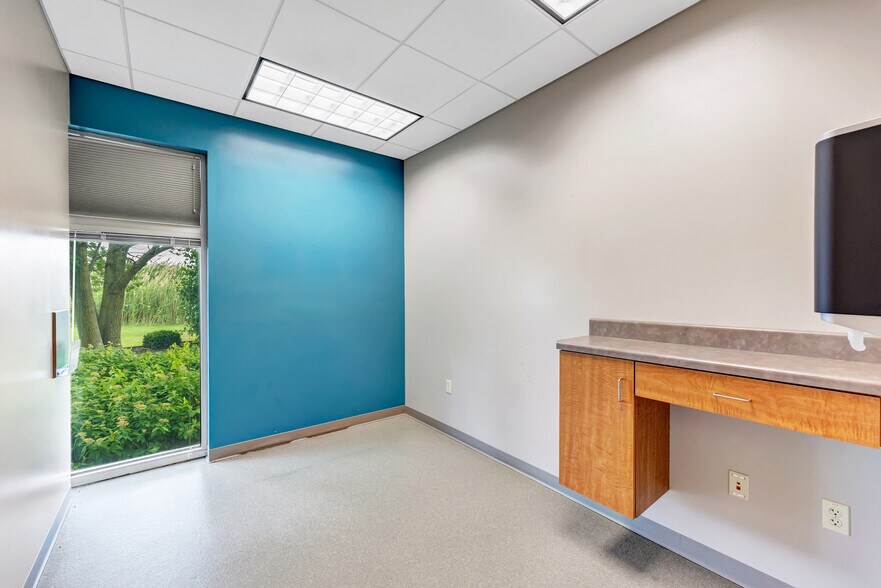 More Photos Of 2141 Lime Kiln Rd, Green Bay Medical For Sale