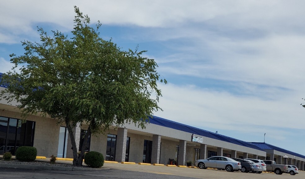 More Photos Of 385 Outlet Ave, Eddyville Unknown For Lease
