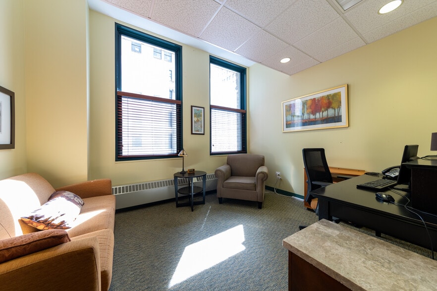 More Photos Of 50 E Washington St, Chicago Office For Sale