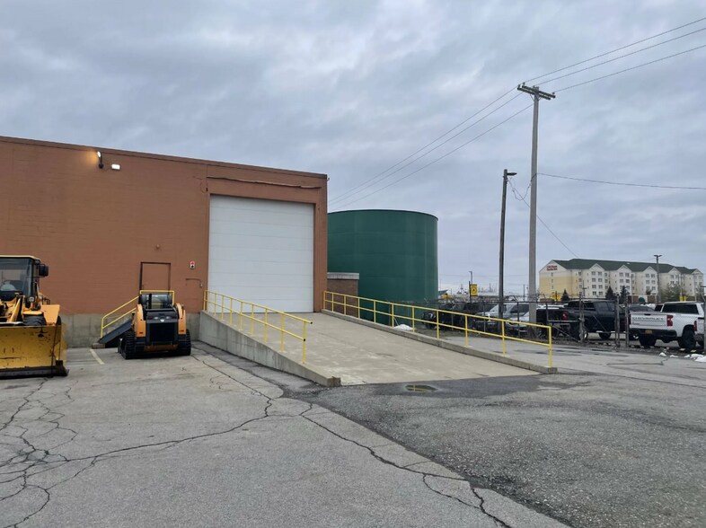 More Photos Of 4039 Genesee St, Cheektowaga Warehouse For Lease