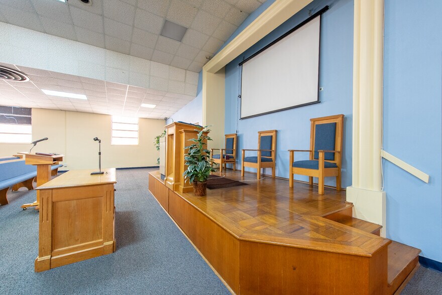 More Photos Of 4608 N Nebraska Ave, Tampa Religious Facility For Sale