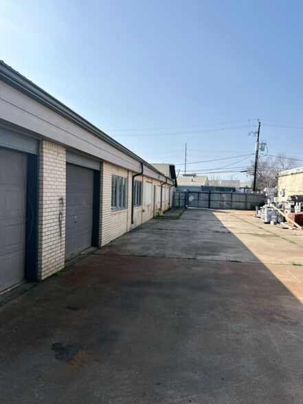 More Photos Of 4127 Weslow St, Houston Industrial For Lease