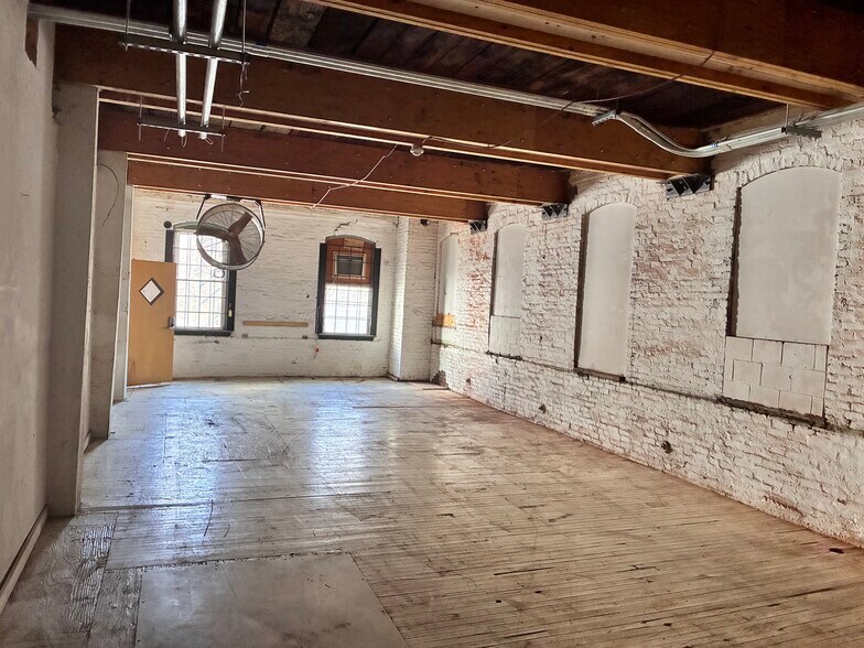 More Photos Of 20 Ladd Ave, Florence Manufacturing For Sale