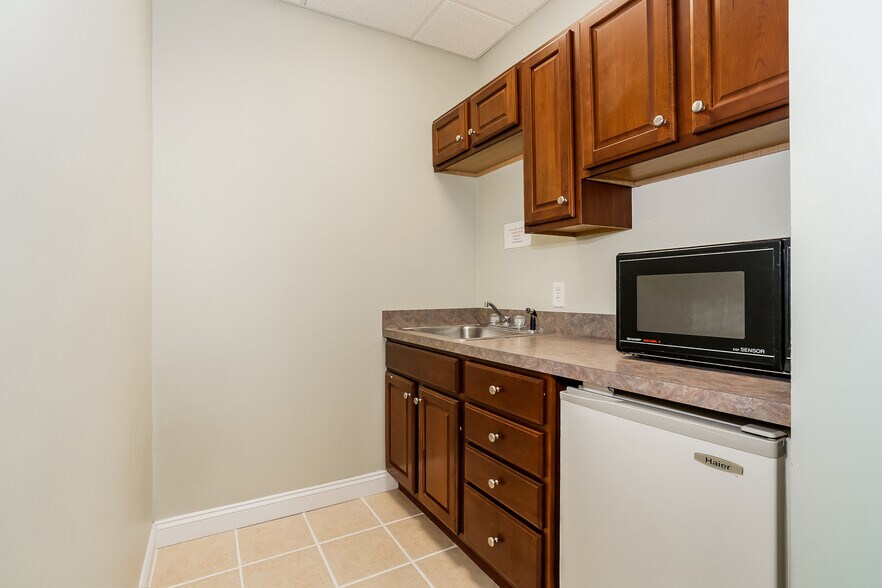 More Photos Of 100 Schoosett St, Pembroke Office For Sale