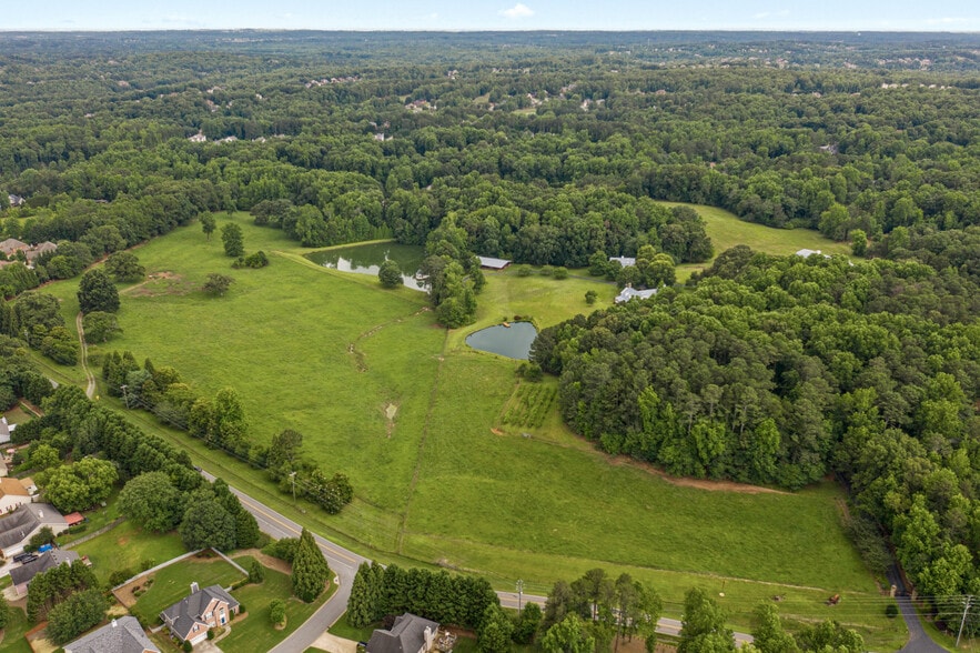 More Photos Of 999 Settles Rd, Suwanee Land For Lease