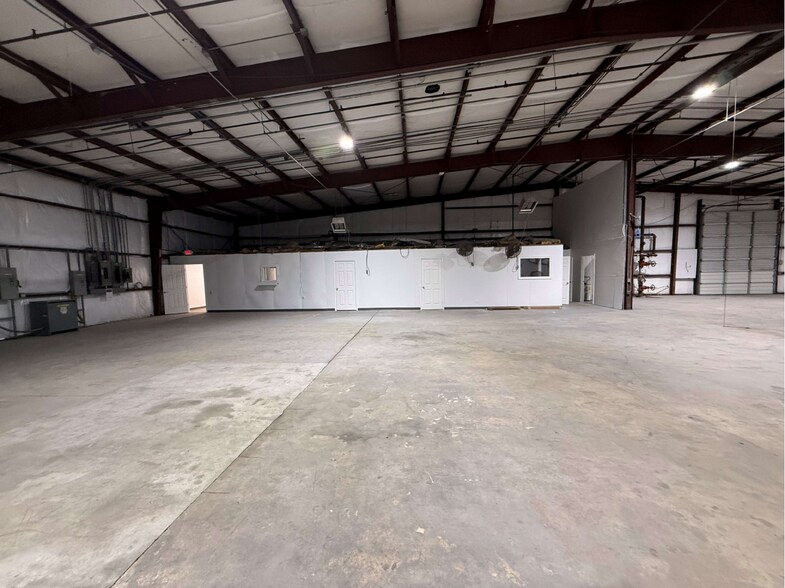 More Photos Of 7283 Spa Rd, North Charleston Warehouse For Lease