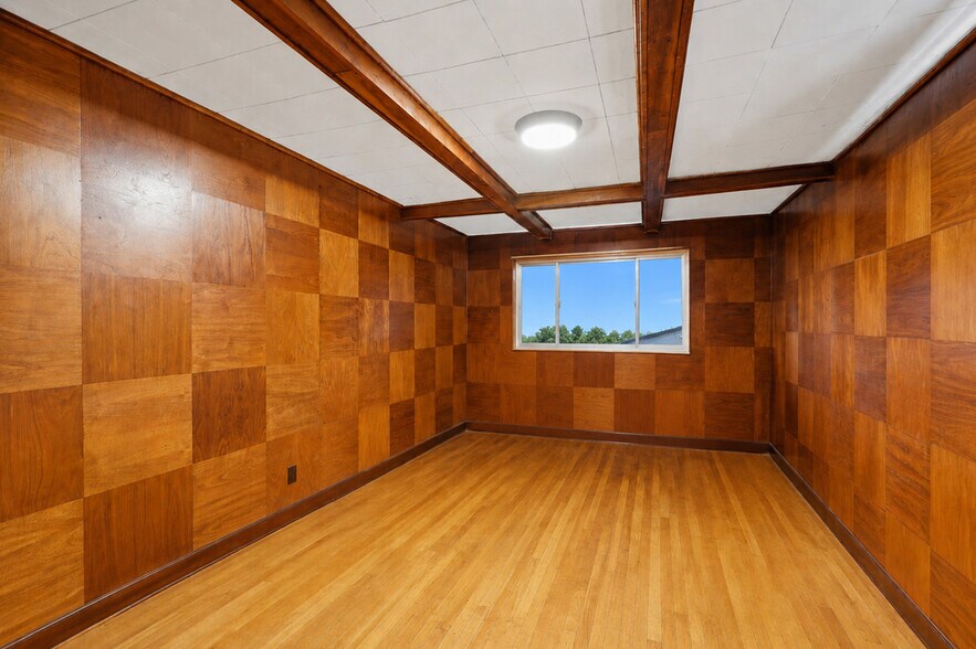 More Photos Of 23589-23593 Van Born Rd, Taylor Freestanding For Sale