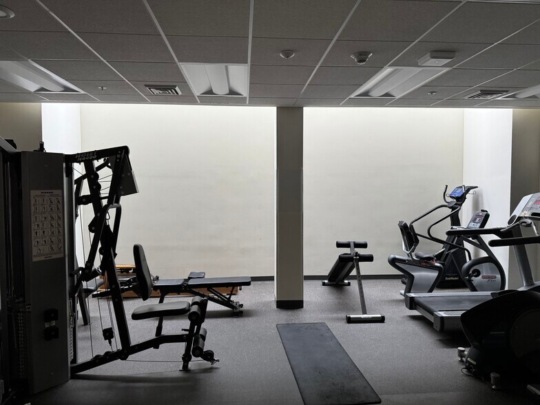 More Photos Of 1002 Deming Way, Madison Office For Sale